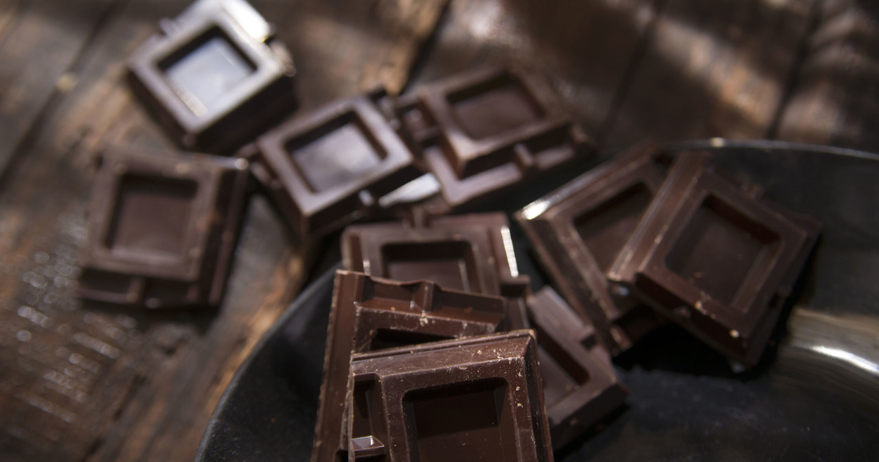 Dark chocolate cubes have a positive effect on the taste of coffee /123RF /PICSEL