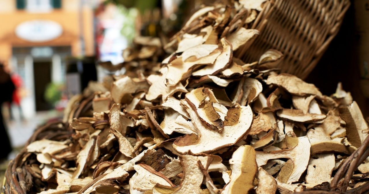 Mushrooms can be dried in various ways /123RF /PICSEL