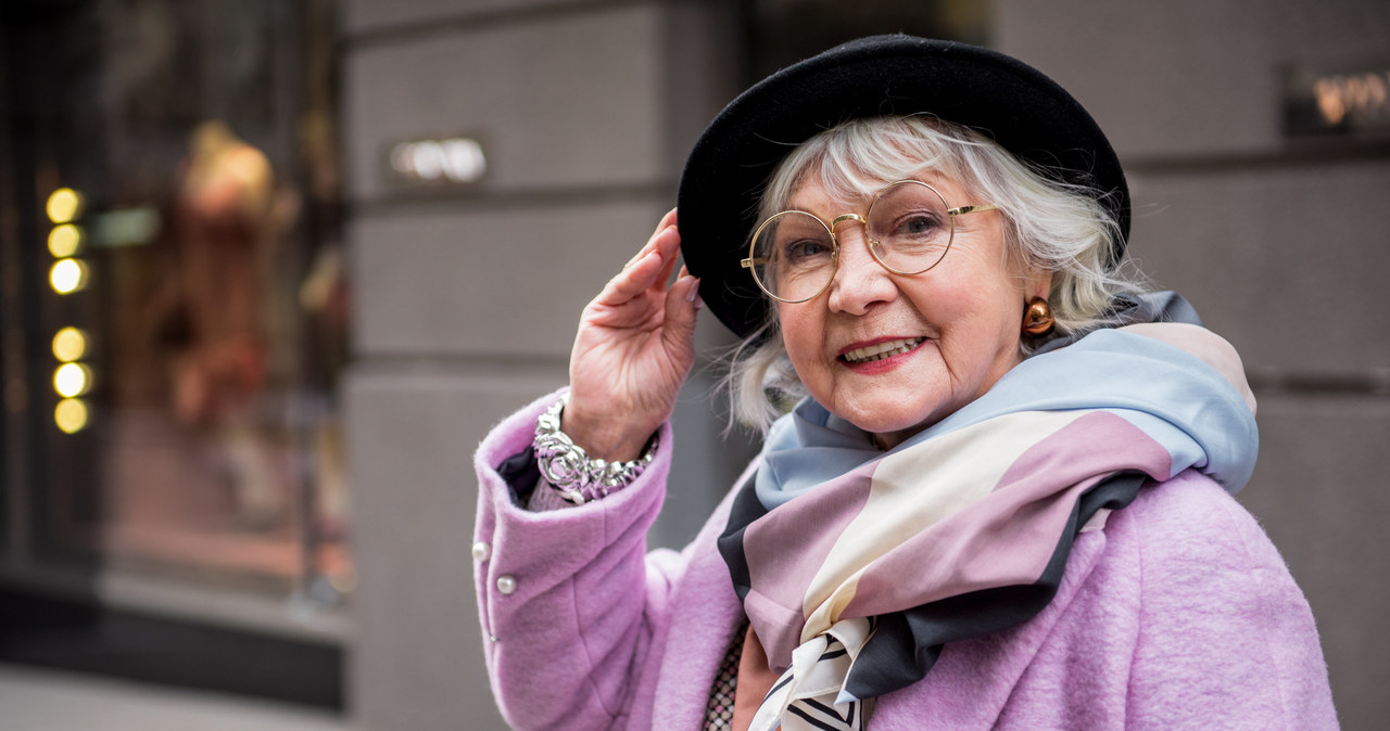 The aunt's name disappears. Once popular, nobody called the child for 9 years