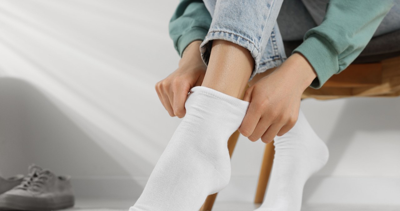 Is the gray socks your bane? All you need is 1 product for pennies to shine with white