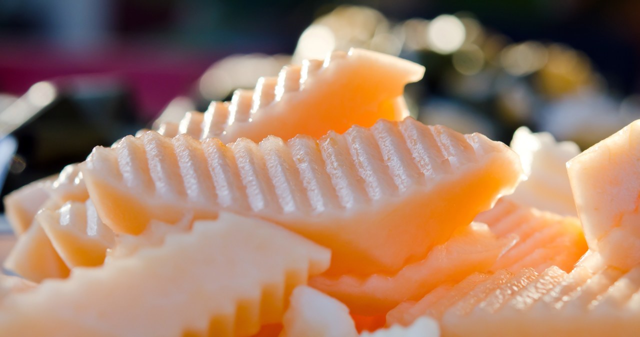 A filling snack that tastes like toffi. The fruit is just right for seniors, helps with rheumatic pains