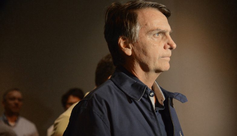 Federal Police of Brazil searches at Bolsonaro's house and puts it electronic bracelet