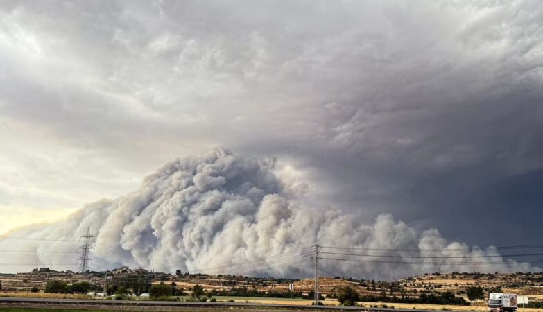 Pyrocumulus: Huge “Fire Cloud” with 14km rocked everything in Léida in record time