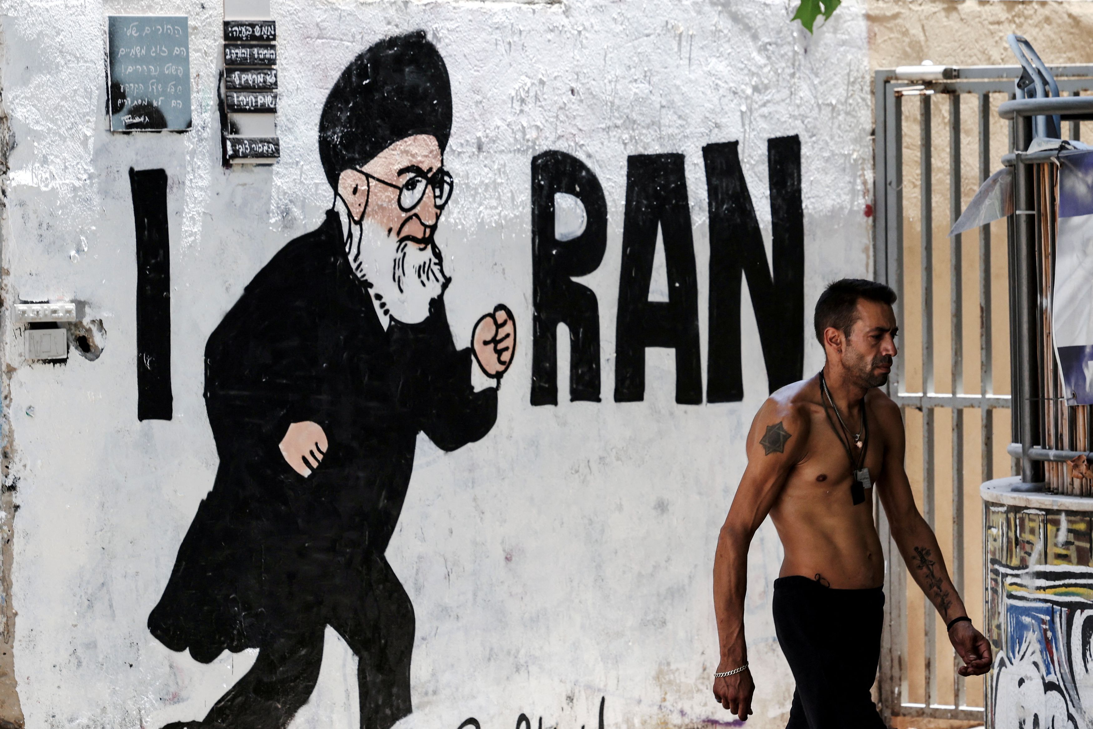 Iran: "The only solution is the overthrow of the regime by the people"