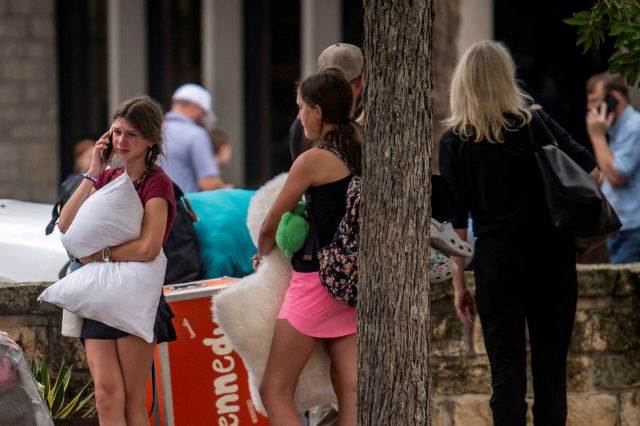 Texas mourns: 50 dead by floods - 15 children drowned, 27 missing