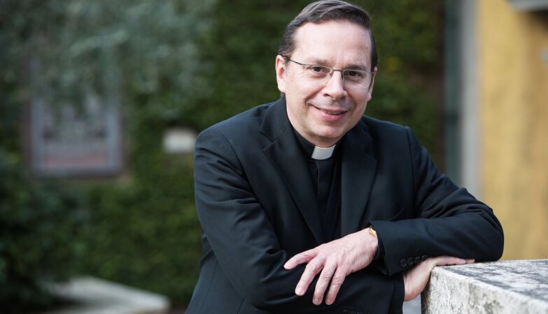 Number two from Opus dei accused of trafficking in smaller women
