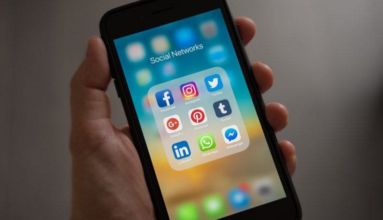 We are publishing less on social networks - which became “less social”