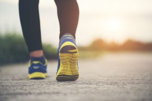 The “Track Walk” is the new fashion on social networks. What is your impact on health?