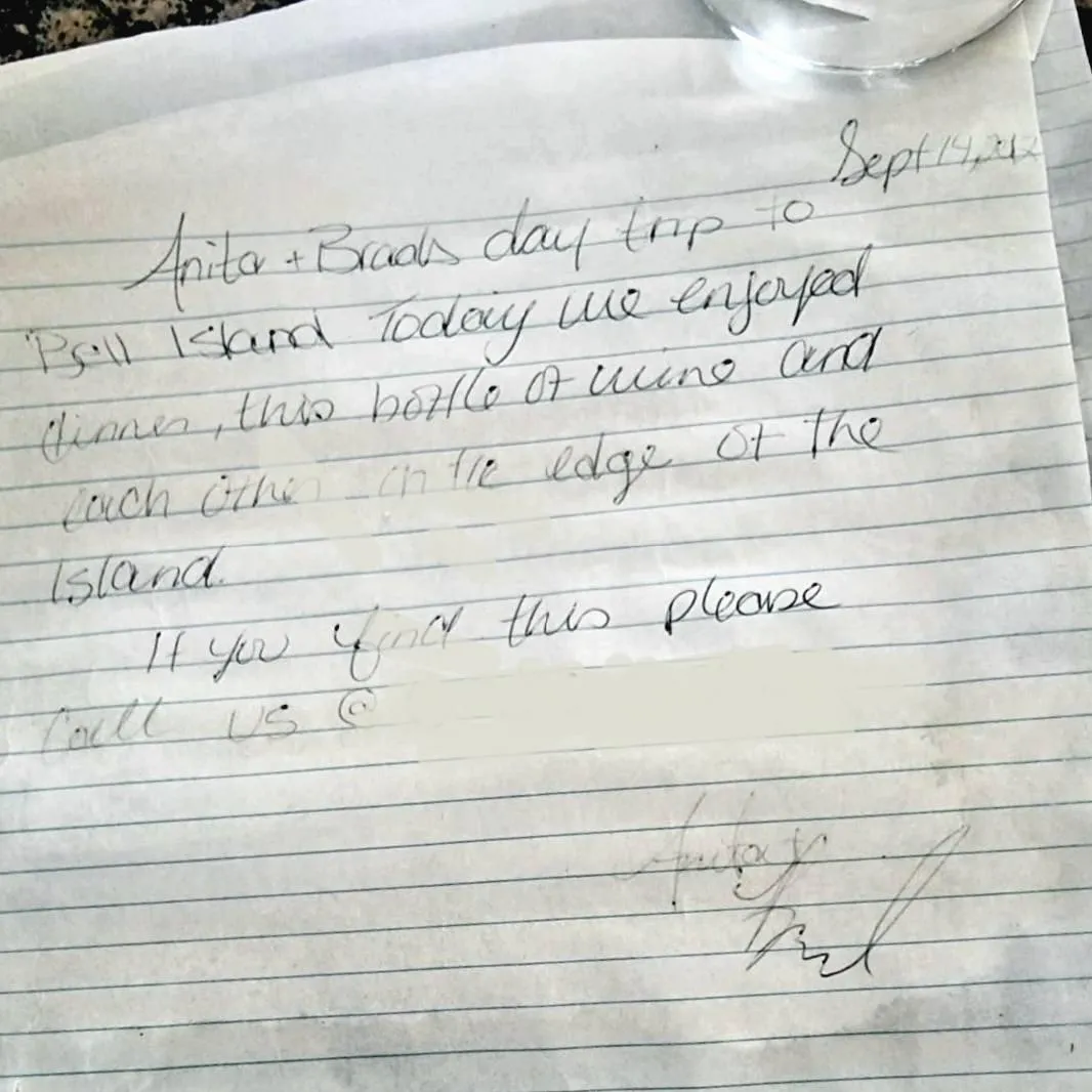 Love message from a channel couple placed in a bottle found 13 years after the other side of the ocean