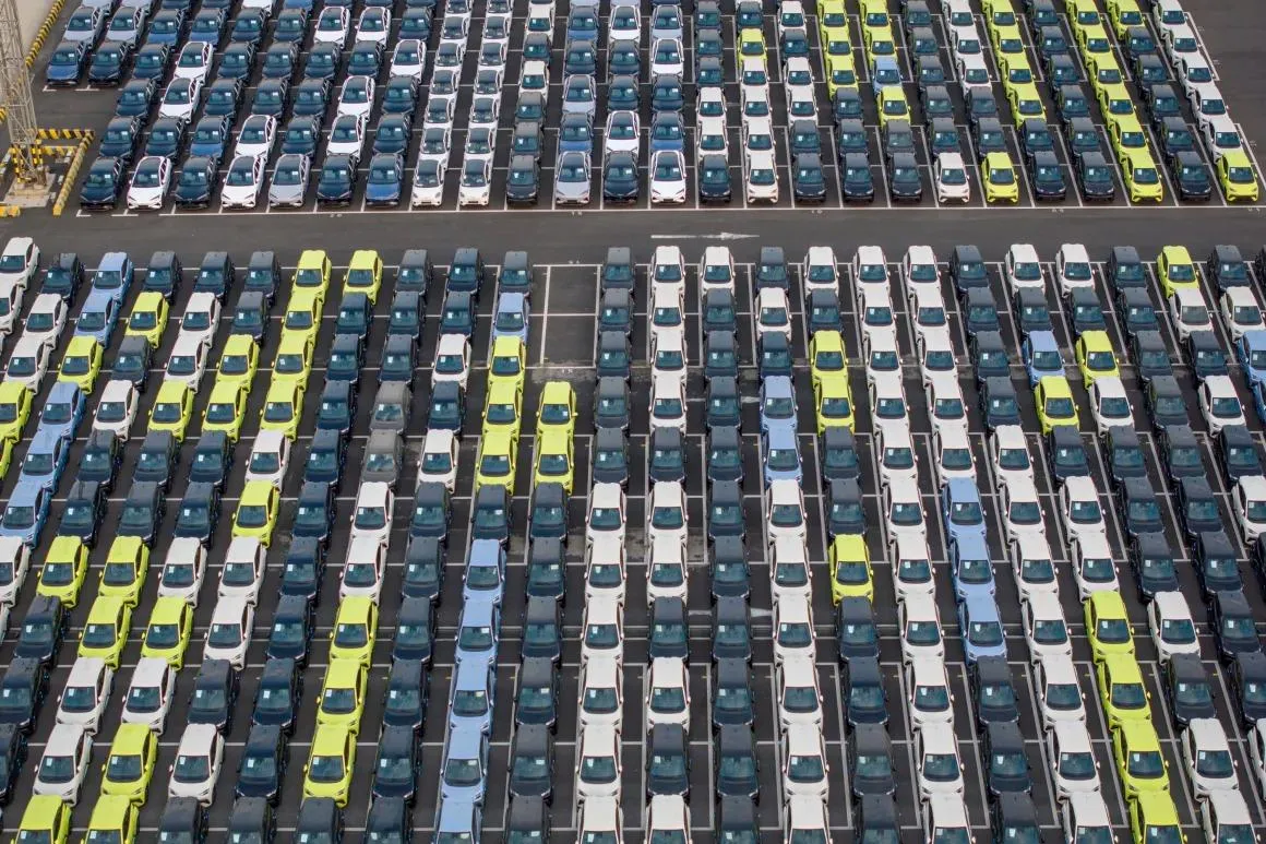 China imposes new restrictions on battery technology for electric vehicles. Objective: Strengthen mastery
