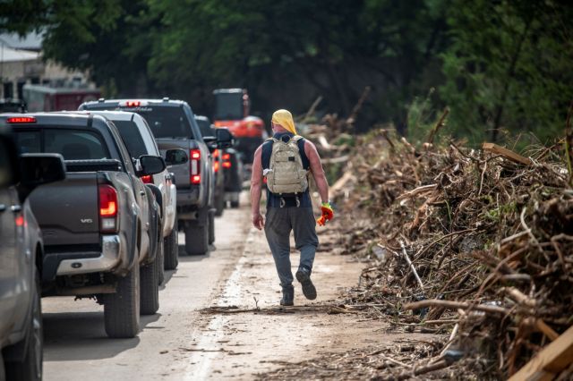 Texas mourns: 50 dead by floods - 15 children drowned, 27 missing