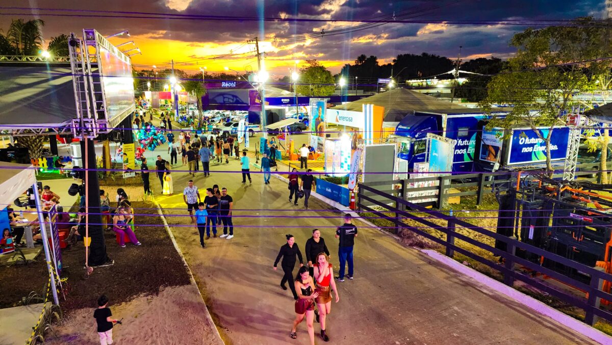 Audience starts to fill park for the second night of Expoacre 2025; See photos