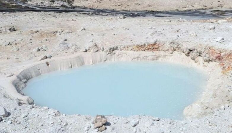 A large hole of blue water appeared in Yellowstone. It is not well known as