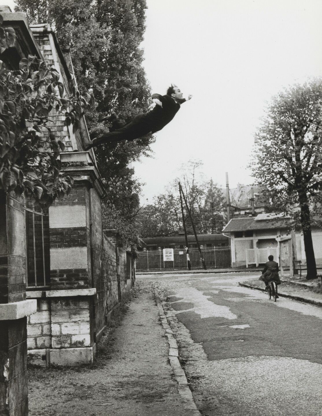 The chamber lies: 6 historical photographs prove it