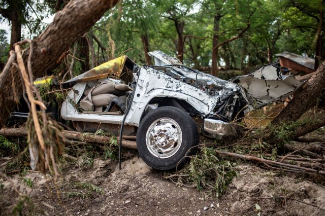 Texas mourns: 50 dead by floods - 15 children drowned, 27 missing
