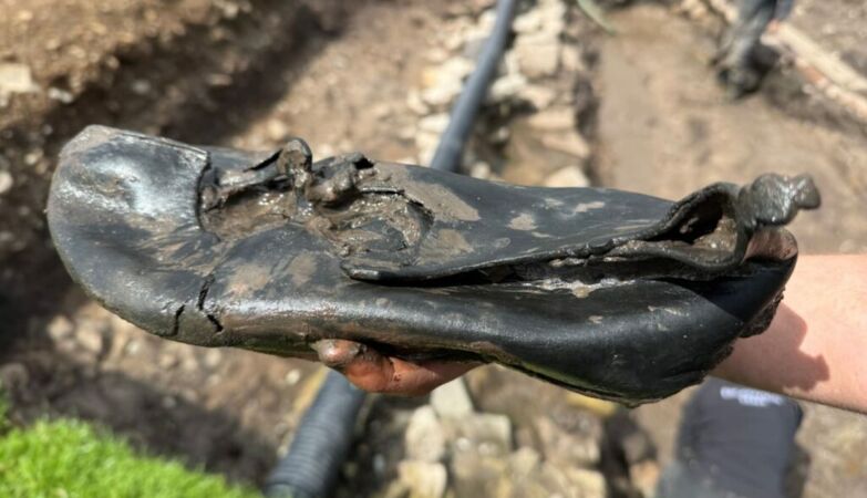 A “now fashion”? No, the Romans loved to wear sandals with socks