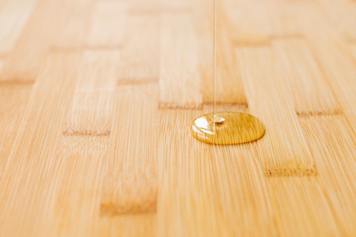 Take care of wood in summer