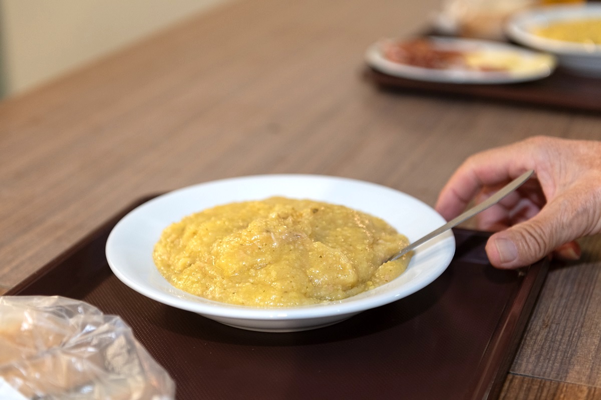 Gueisado rooster, corn porridge and folklore animates new edition of the Serranos Manjares