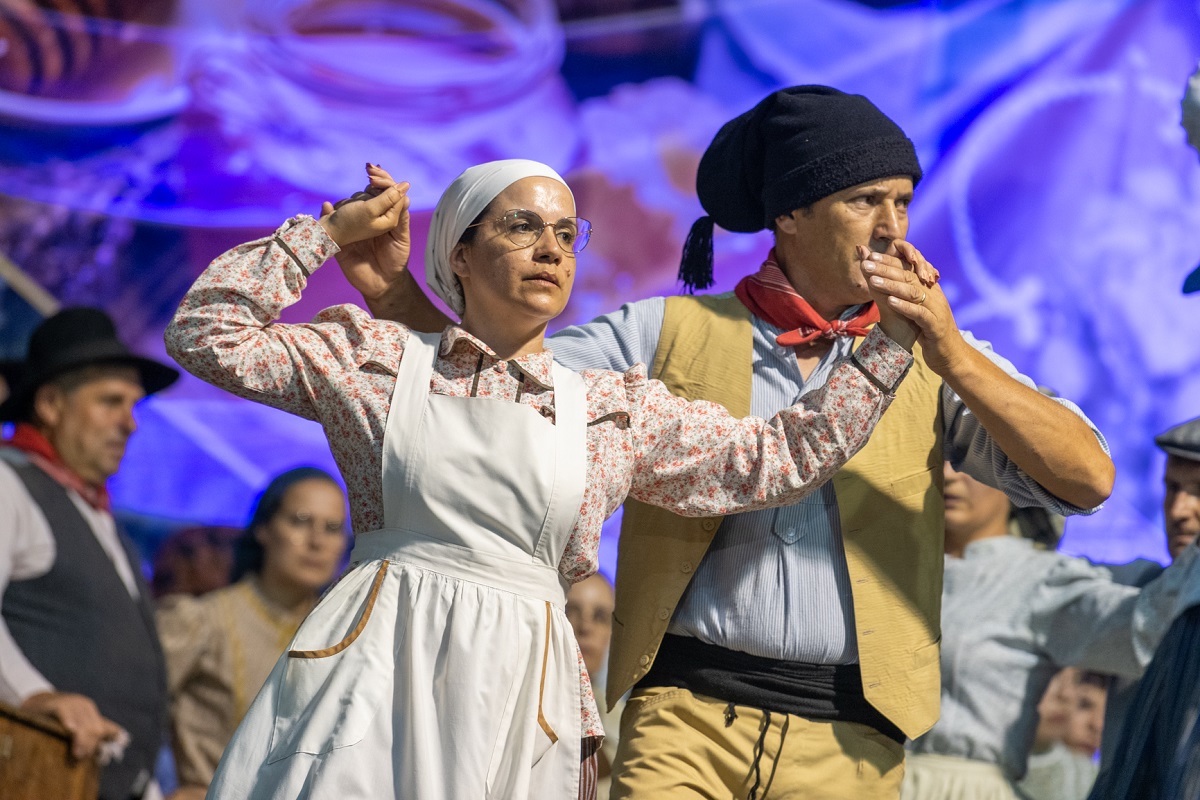 Gueisado rooster, corn porridge and folklore animates new edition of the Serranos Manjares