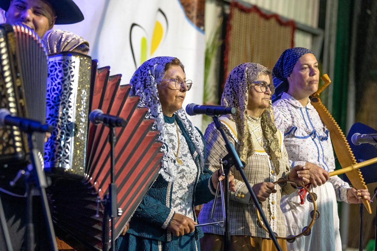 Gueisado rooster, corn porridge and folklore animates new edition of the Serranos Manjares