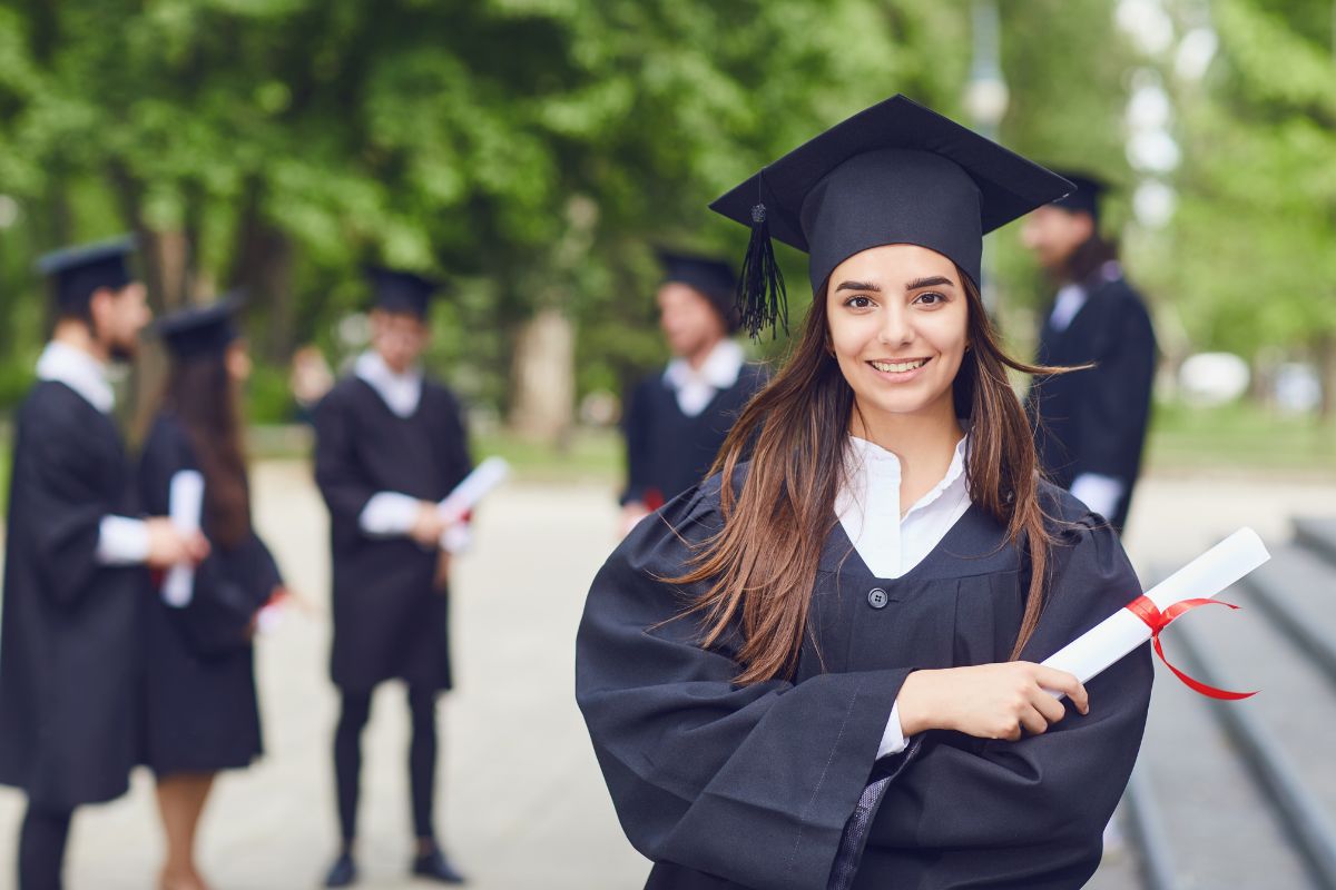 The 5 zodiac signs that dream of studying abroad (and often succeed)