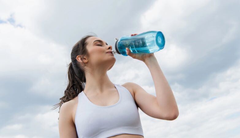 People are drinking lixia for their health. For your health, do not do so