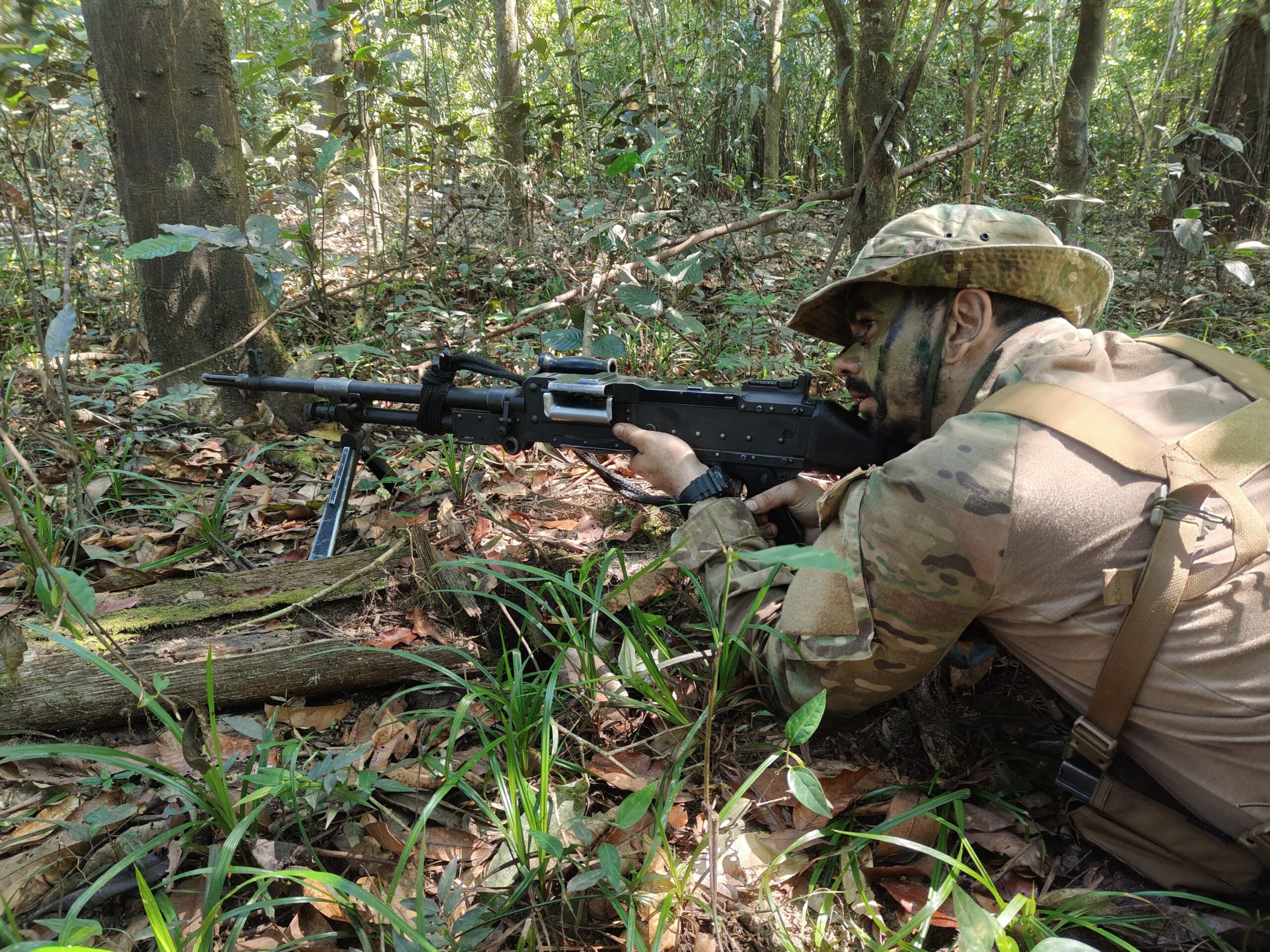 Forged in the jungle: military and safety agents conclude intense training in CZS
