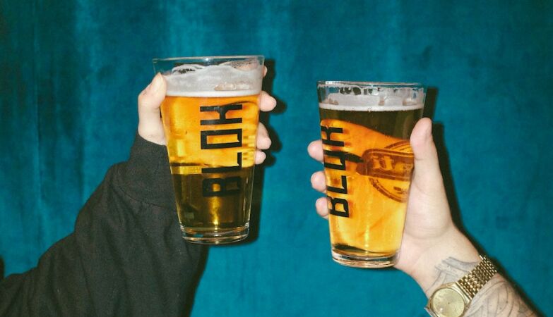 The hypothesis of drunkenness: We exist thanks to alcohol?