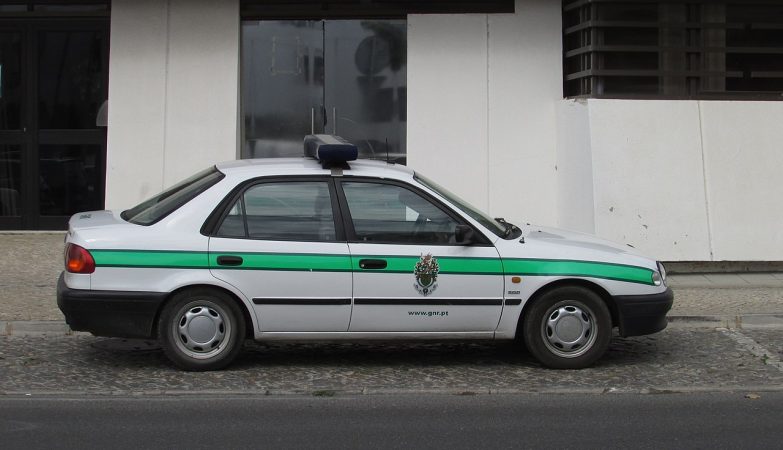 Found closed coffin with bolts in branched in Braga. GNR is investigating