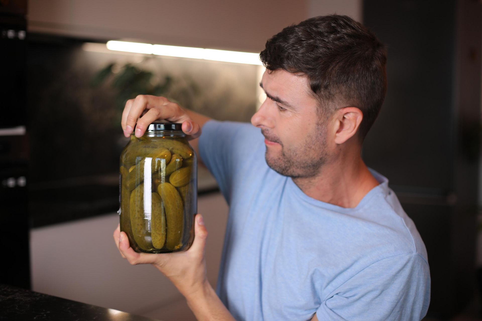 My husband's pickled cucumbers are the world championship. He always adds this one to the jar ...
