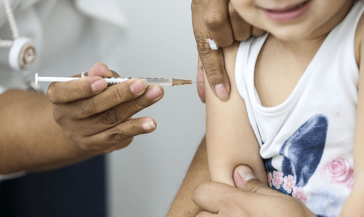 After decreeing emergency, Acre vaccine more than 4,000 people on the day against measles