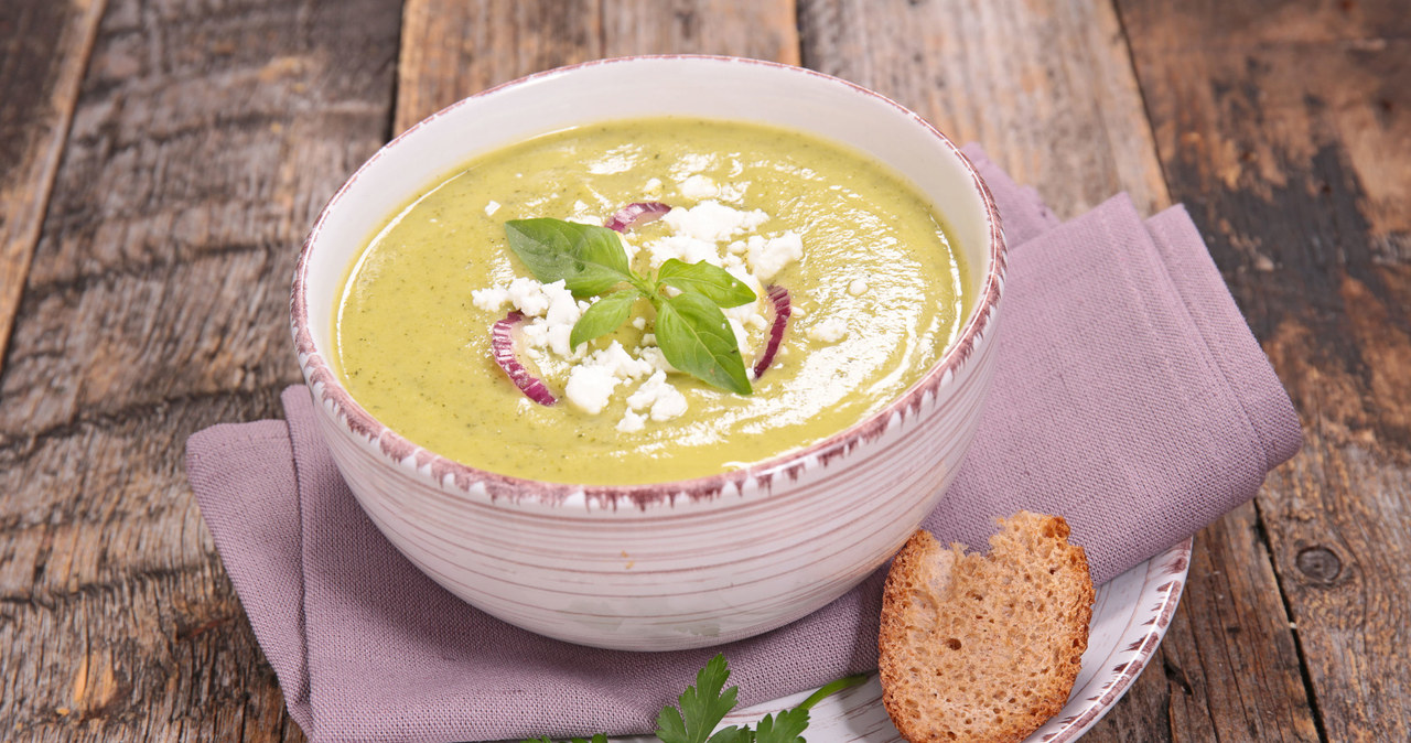 Zucchini cream soup is great both hot and cold. /123RF/PICSEL
