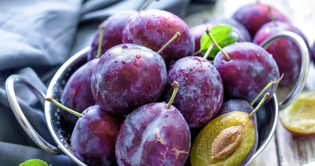 Plums are very valuable for the body /picsel