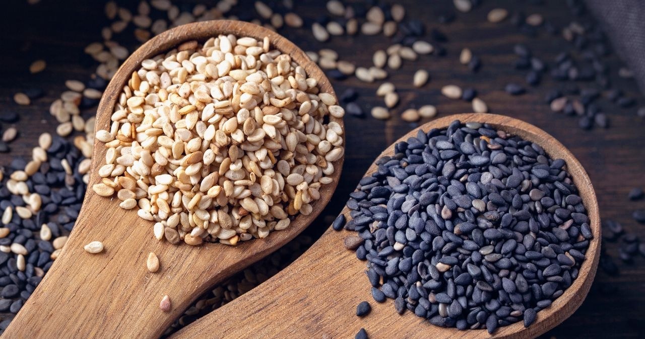 White and black sesame, it is worth including in your daily diet /Egal /Canva Pro
