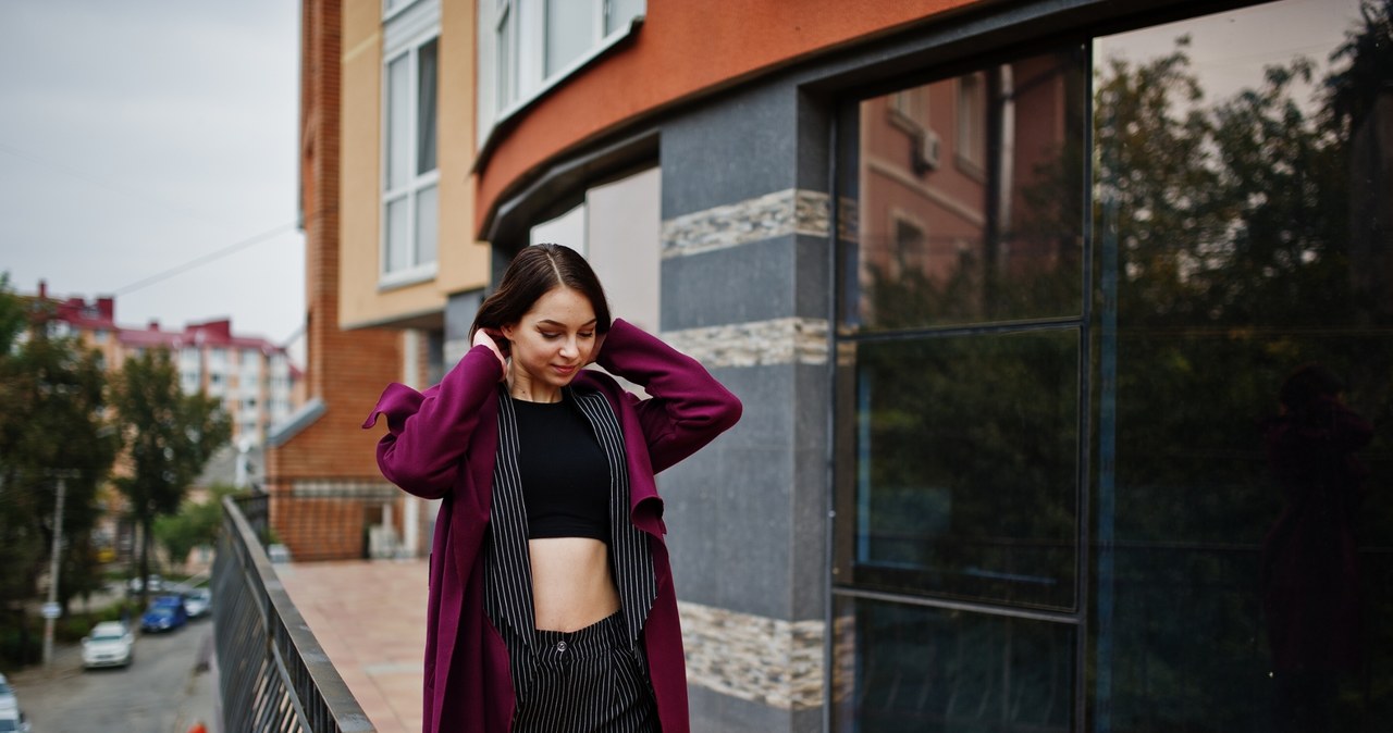 Plum coats blend in great, among others with black /pixel