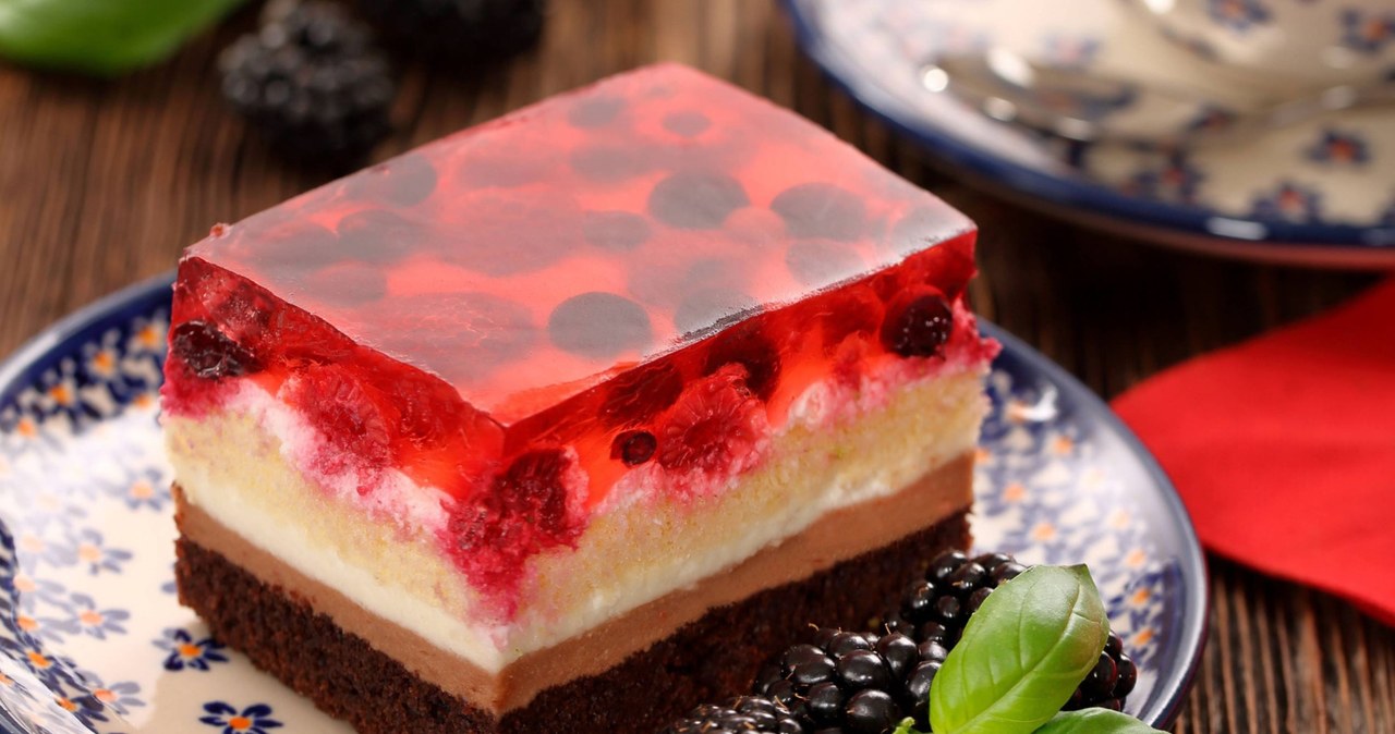 Foam cake with coffee jelly. Make Marcelinka for the weekend