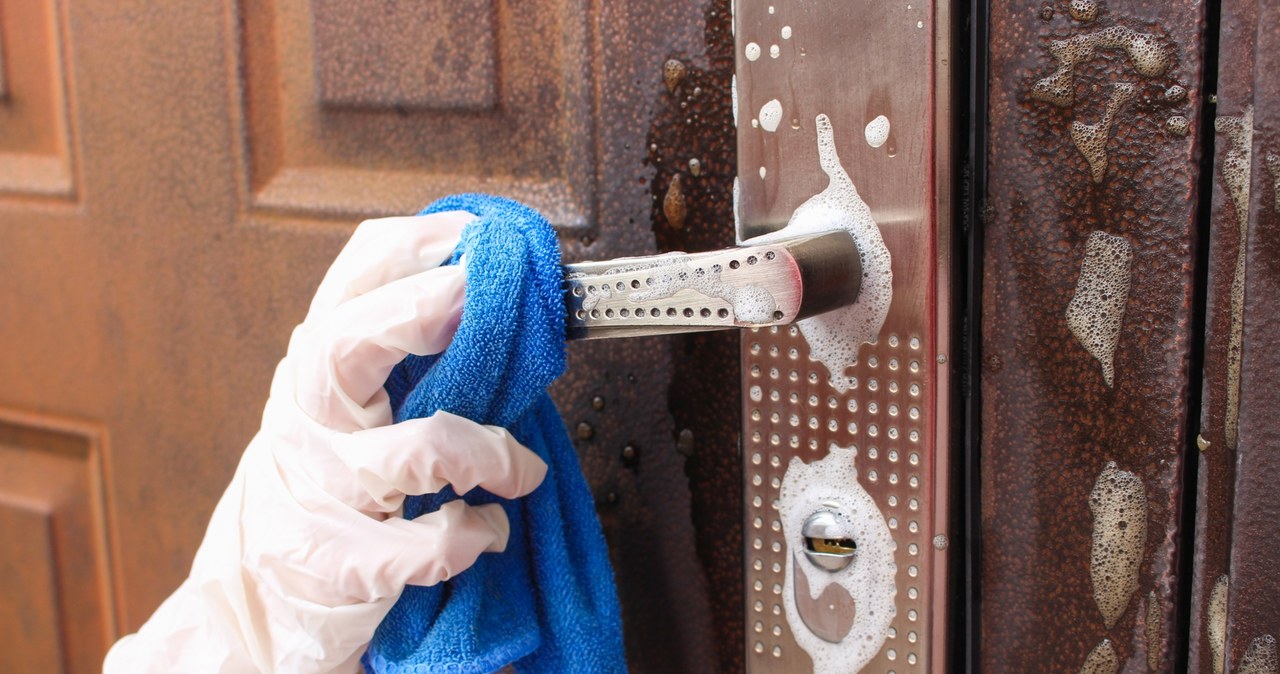 Wash the door before August 9, 2025. If you forget, bad luck will chase you