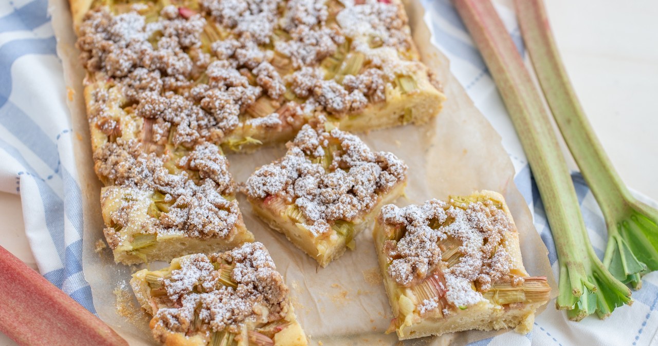 Incredibly soft and fluffy, perfect for coffee and tea. The cake is so simple that even a child can handle it