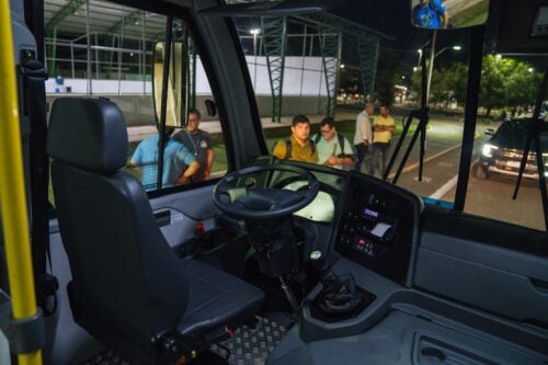 Epitaciolândia receives minibuses for the transport of patients and health teams with resources from Alan Rick