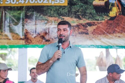 Nicolau Júnior highlights the role of Acre entrepreneurs during the signing of service orders in the Juruá Valley