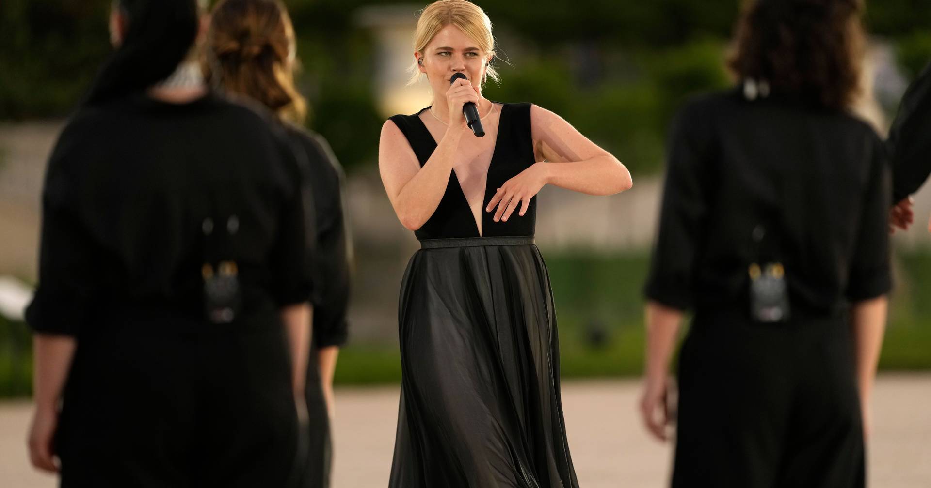 Who is Zaho de Sagazan? The French sensation that will act on the wall