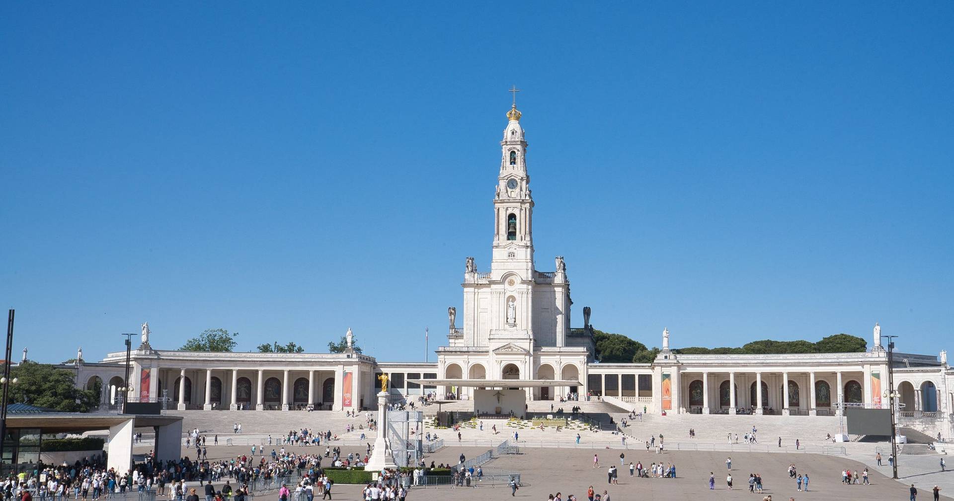 Sanctuary of Fatima is a must for many Portuguese emigrants in August