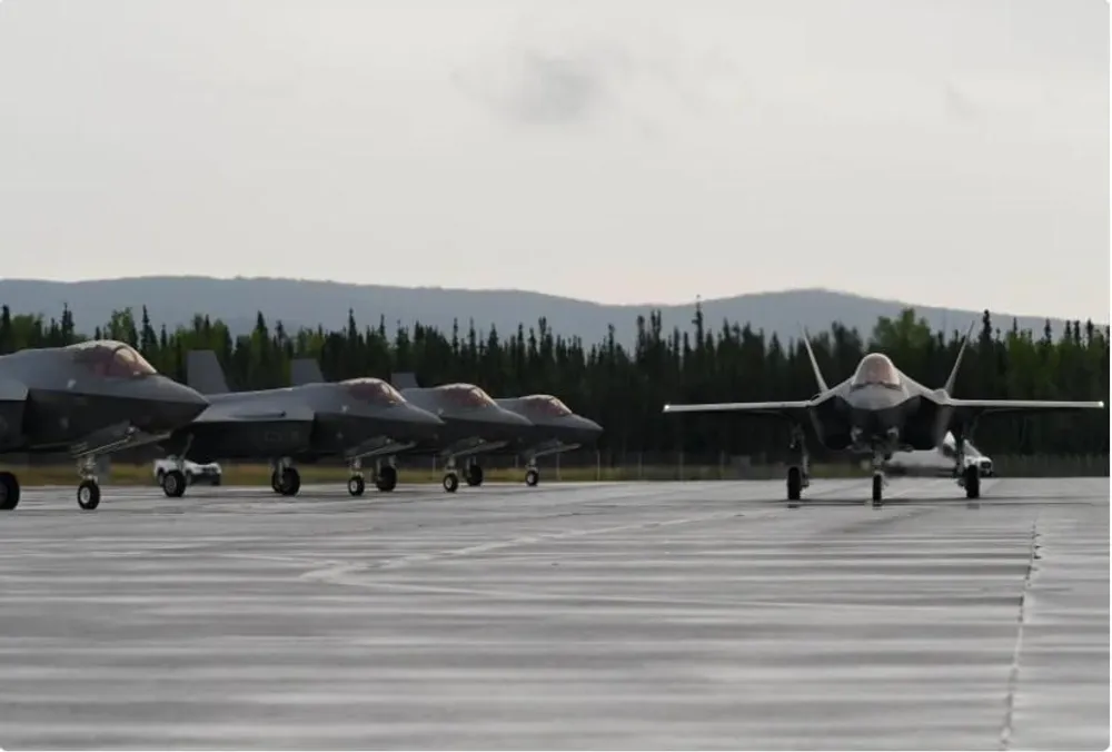 He was driving an F -35, made a 50 -minute video video with engineers to solve a problem on the plane - which eventually exploded in a fireball