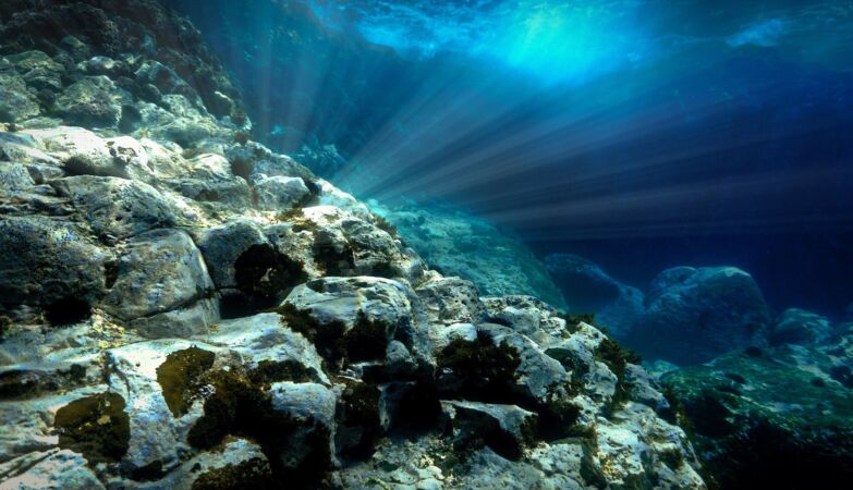 Gigantic pieces of the bottom of the sea are mysteriously legs to the air