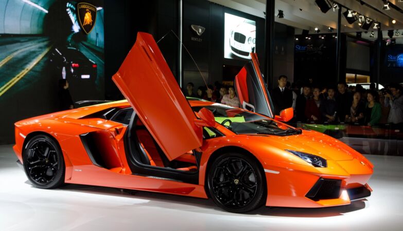 Not even the rich escape the crisis. Lamborghini customers are waiting for tariffs to pass