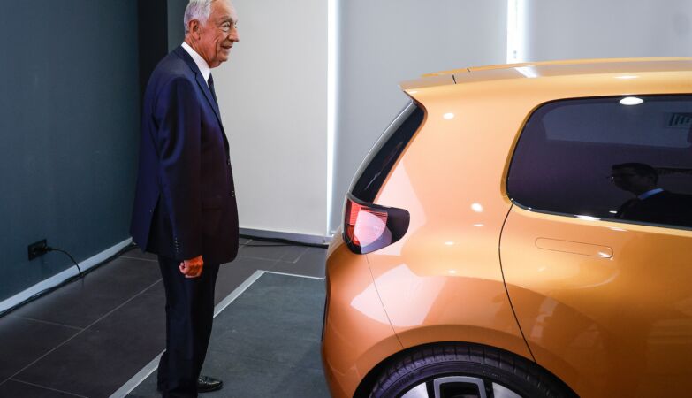 Government enters millions in Autoeuropa to produce Volkswagen's cheapest electric