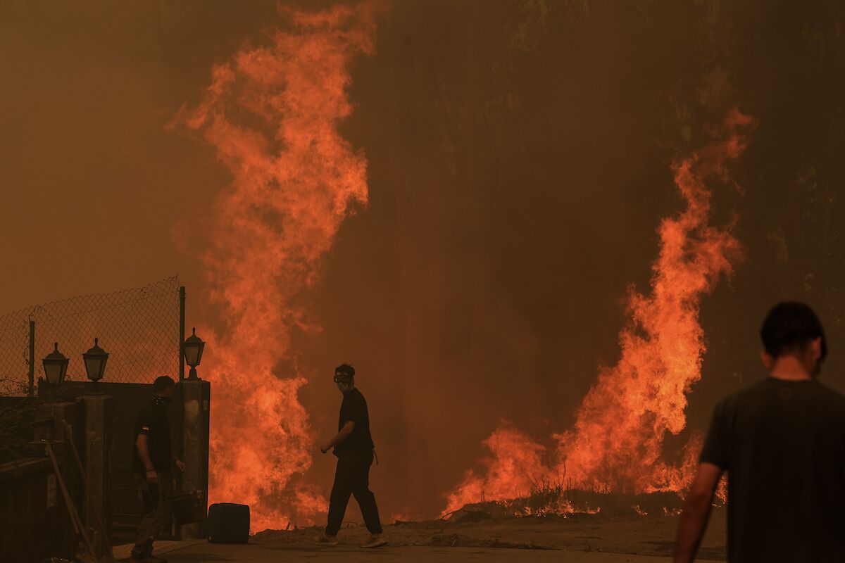 Firefighter will have set four fireworks, for money, this summer