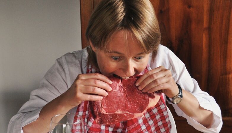 Carrots? The great secret of the beautiful eyes is in the meat and fish