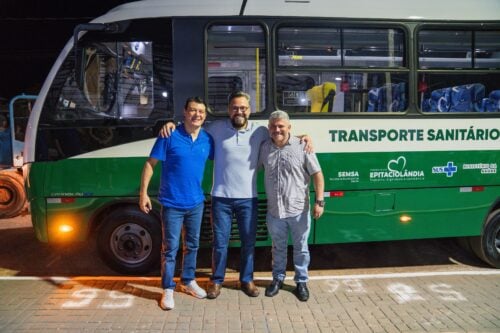 Epitaciolândia receives minibuses for the transport of patients and health teams with resources from Alan Rick