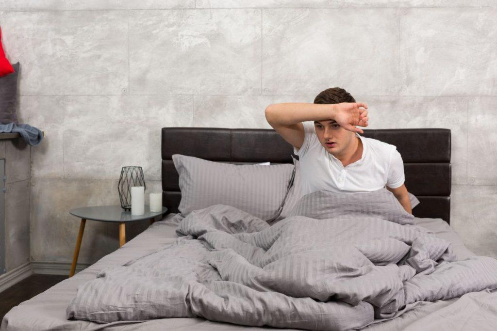 6 tips on how to sleep well in heat